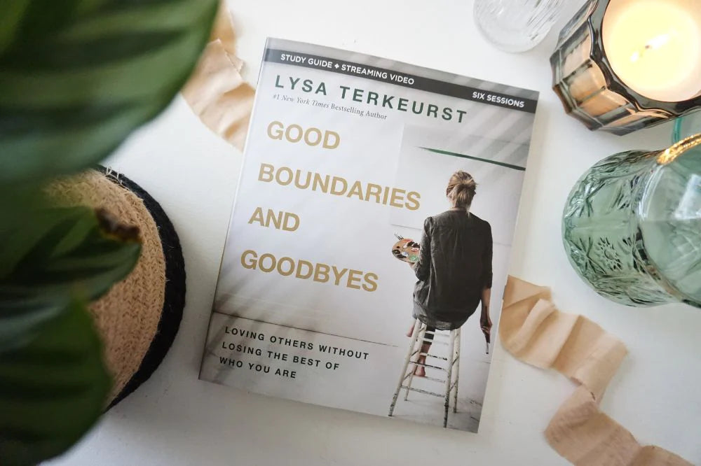 BOOKS - Good Boundaries and Goodbyes (Lisa Terkeurst)